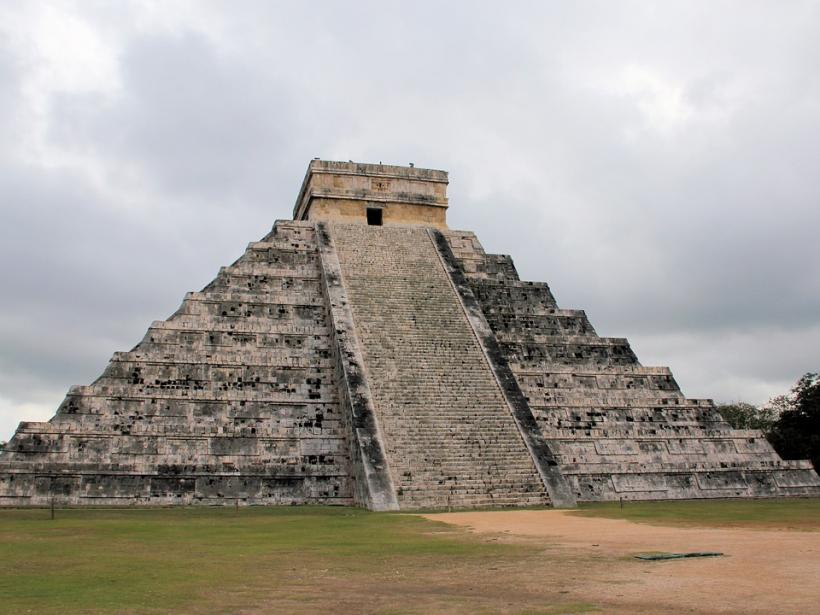 piramide a gradoni di chichen itza