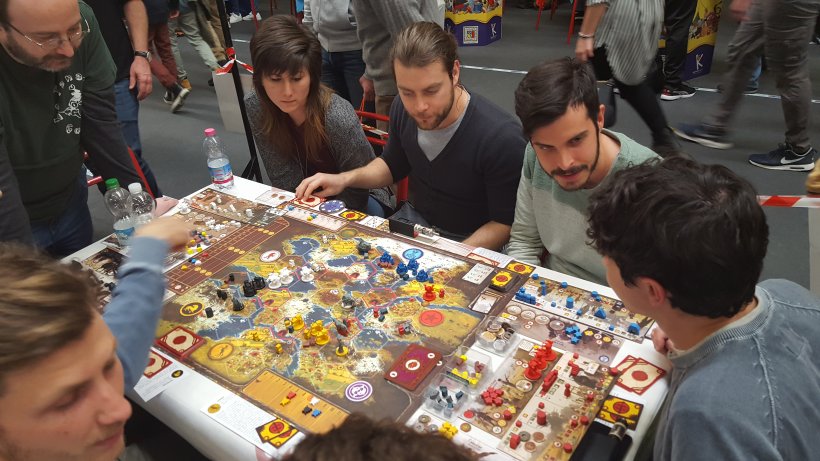 Partita in corso a Scythe, area Magnifico Play 2017