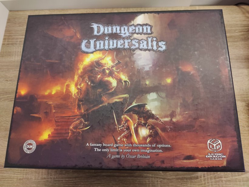 Dungeon Universalis scatola