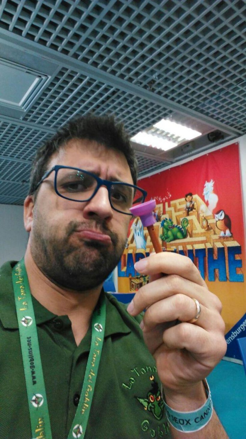 The Rise of Queensdale: il Barbuto perplesso alle prese col mini-sturalavandini The Rise of Queensdale: il Barbuto alle prese col mini-sturalavandini