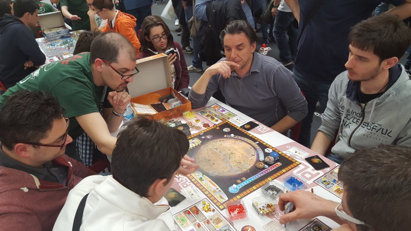 Linx spiega il gioco da tavolo Terraforming Mars a Play 2017