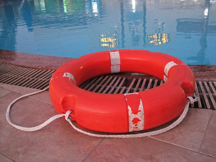 salvagente a bordo piscina
