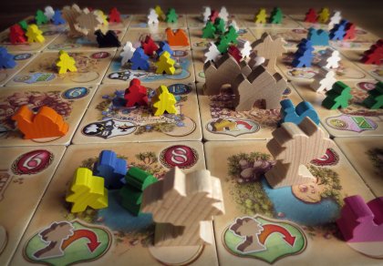 Tabellone di gioco durante una partita a Five Tribes