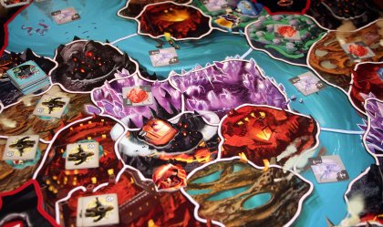 Small World Underground: dettaglio mappa di gioco durante una partita