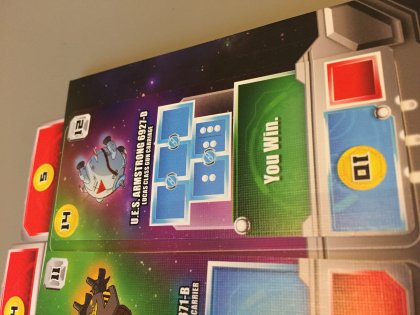 You win. Space Base carta vittoria