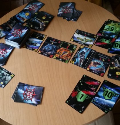 Star Realms: gioco di carte per due giocatori Star Realms: gioco di carte per due giocatori