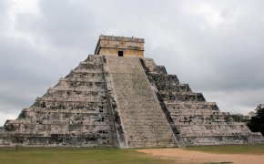 piramide a gradoni di chichen itza