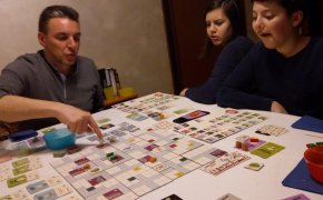 Food Chain Magnate con adolescenti