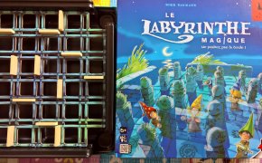 The Magic Labyrinth: copertina e griglia