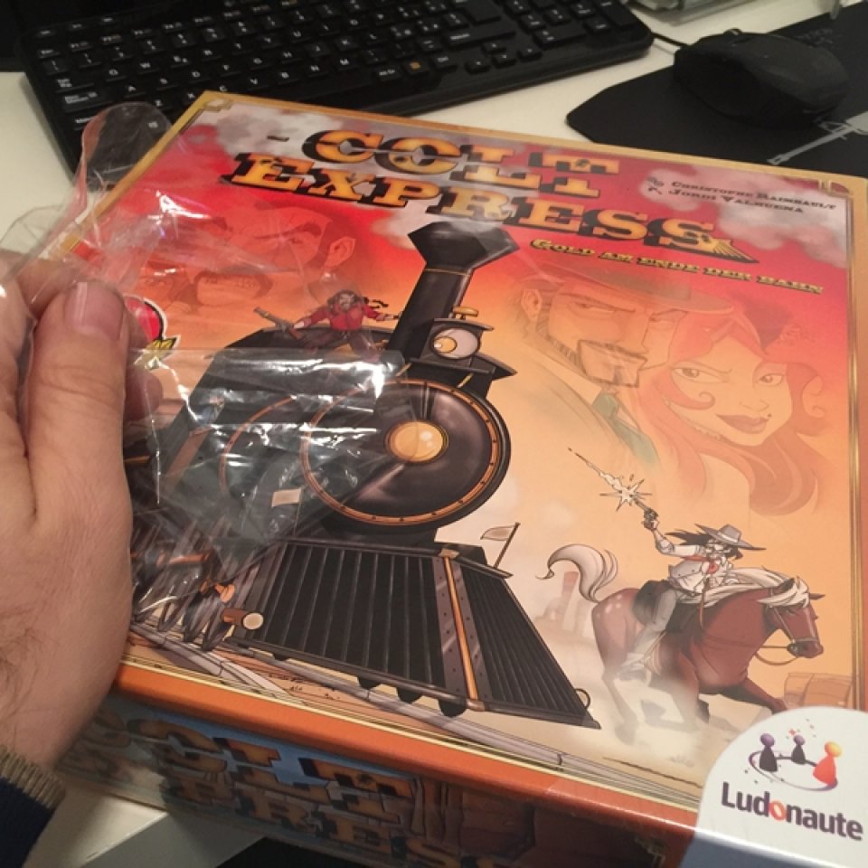 Colt Express: via la plastichina dalla confezione!